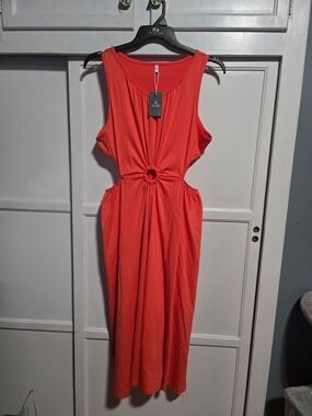 NWT Sleeveless Coral Cutout Midi Dress with Ring Detail Size XL